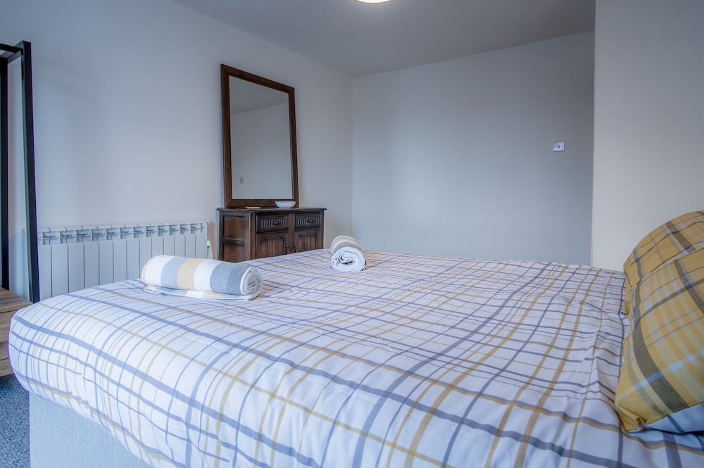 Pharmacy Court - 2 Bed - Saundersfoot view 4