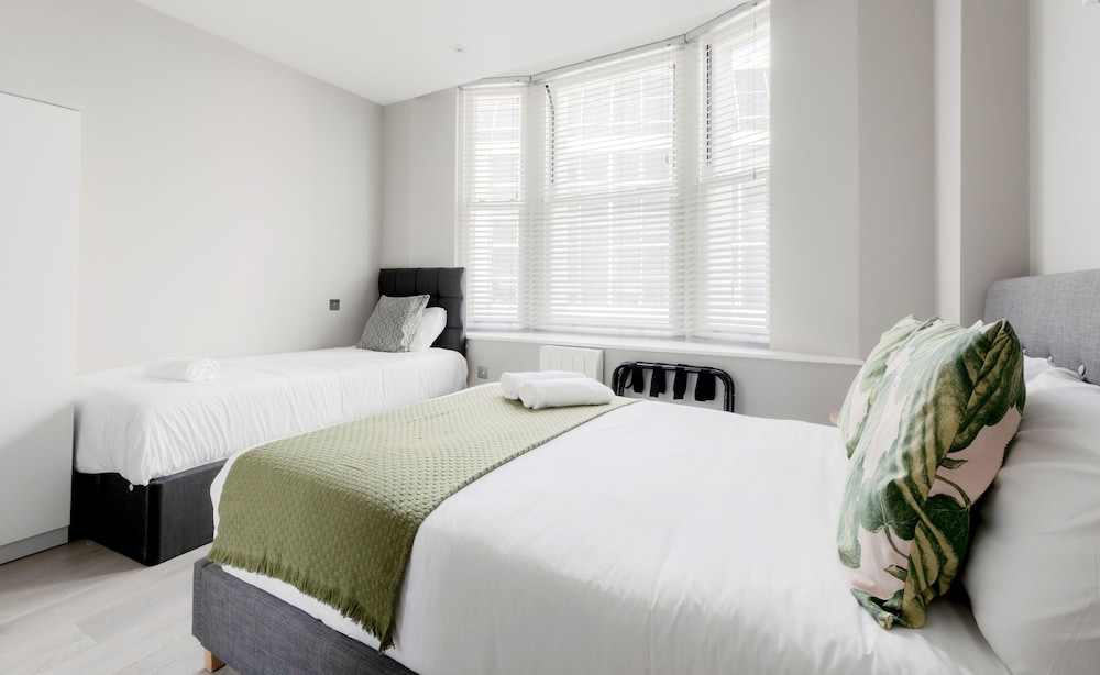 Superb Apartments opp Edgware Rd Station