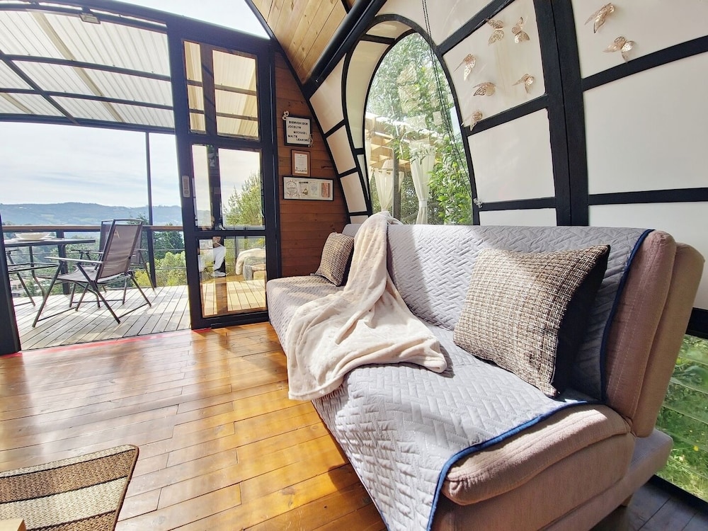 Lakeside Glamping With View, Fire Pit & Hammock