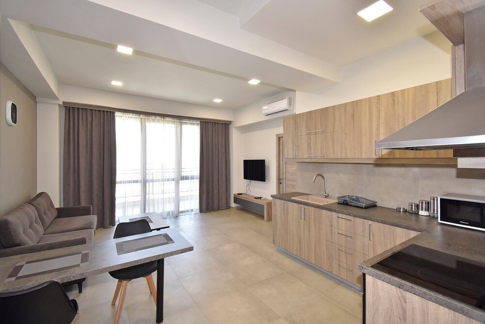 Aparthotel by Luxe Group KO16