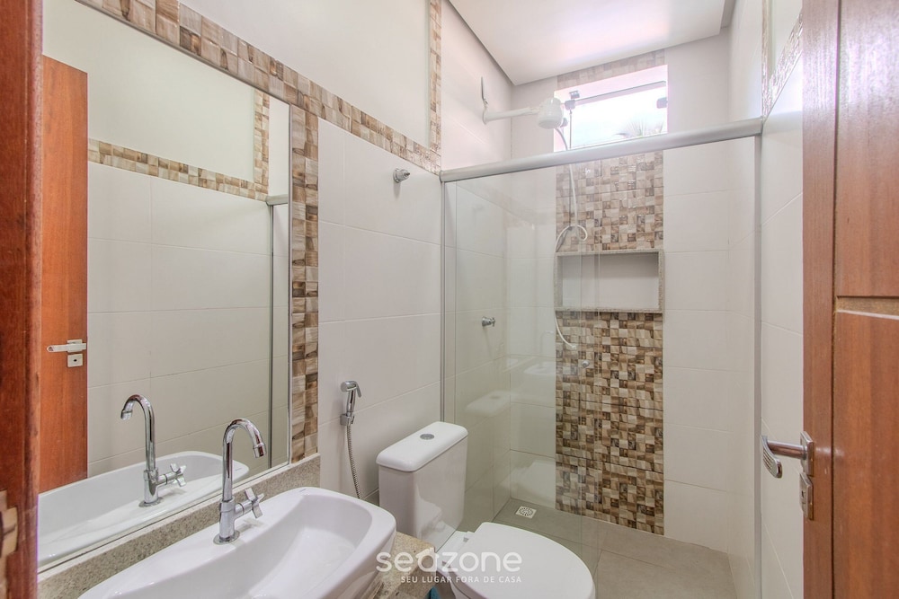 Apartamento Moderno a 280m da Praia AST0103