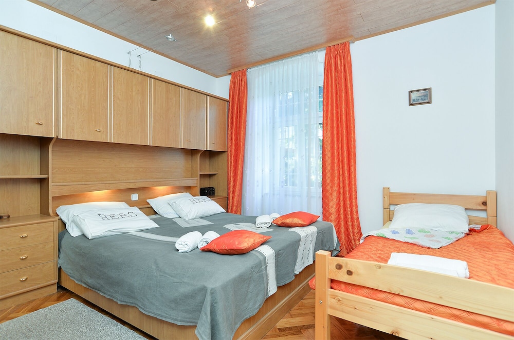 Apartment 1128 view 3