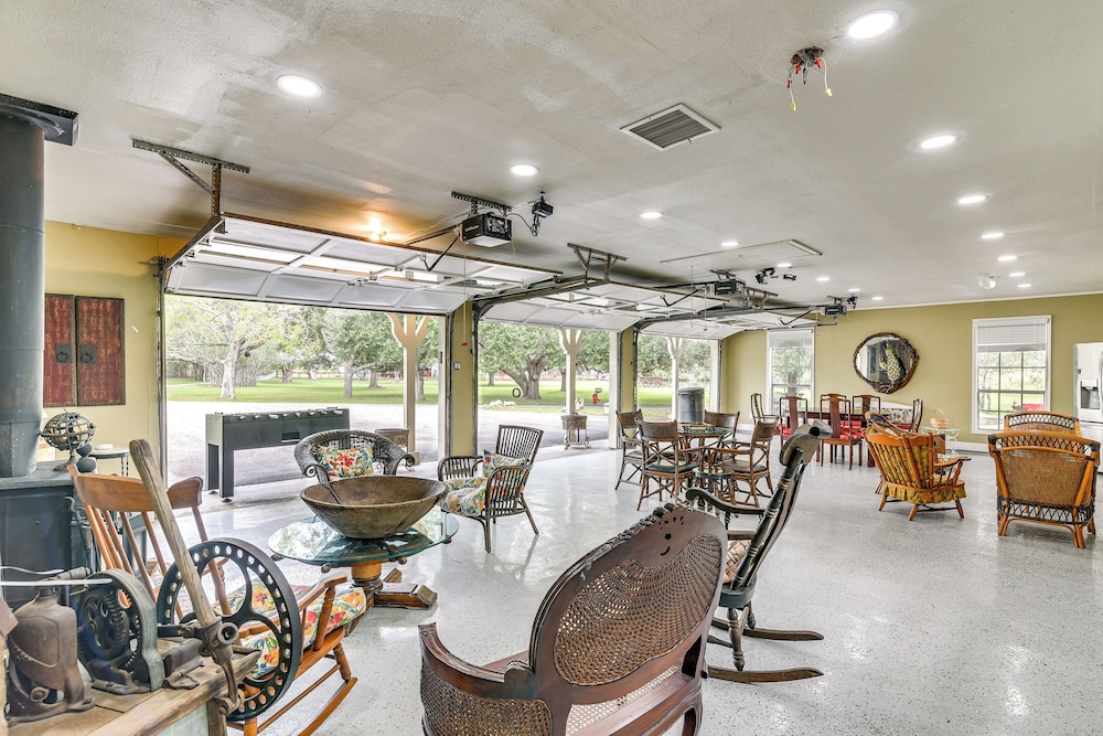 Family Home on 30 Acres in Manvel!