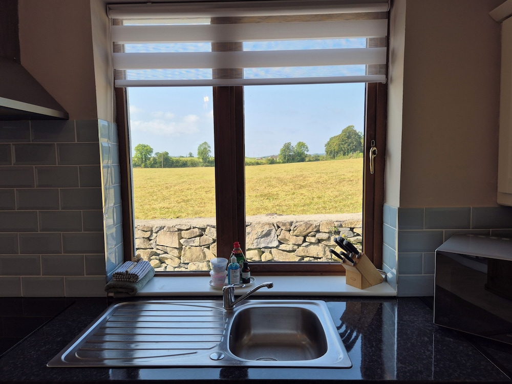 Tranquil Carney Commons Cottage - Sleeps 10