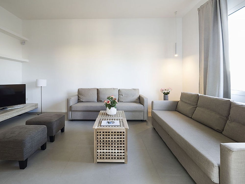 Luxury Villa in Marsala With Pool and Private Garden and Near the Sea view 3