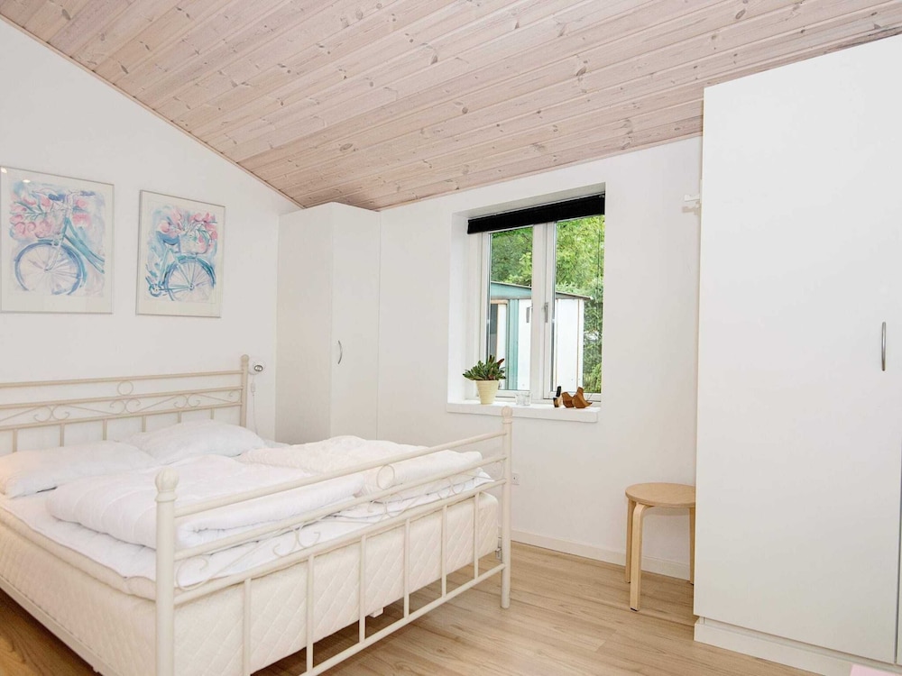 6 Person Holiday Home in Glesborg view 5