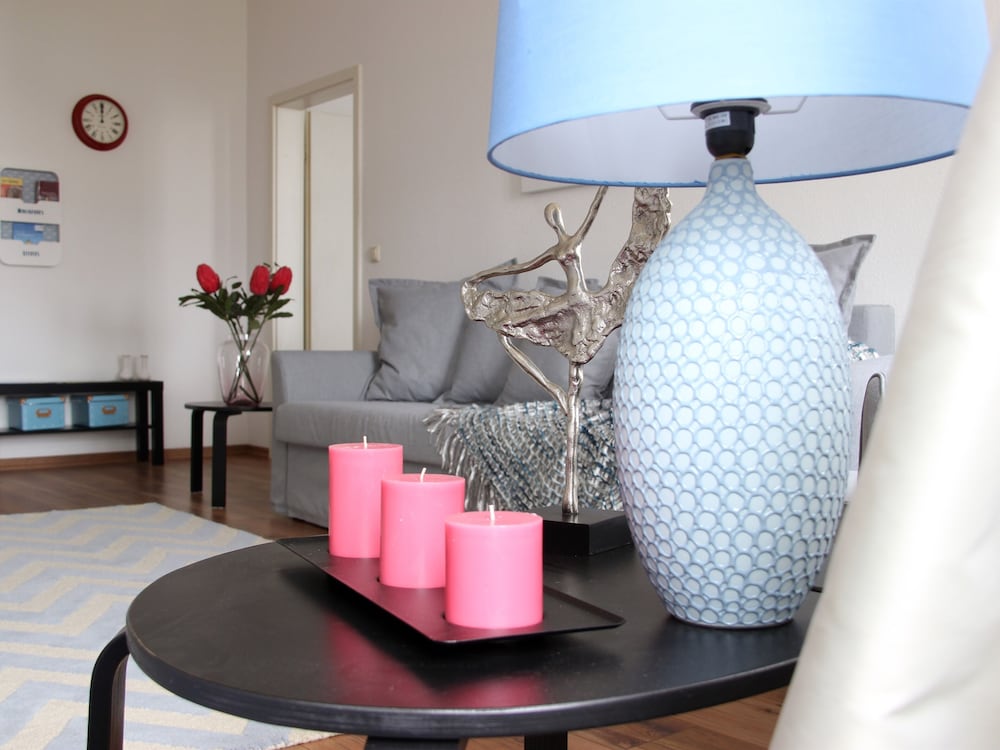 Leon Apartments