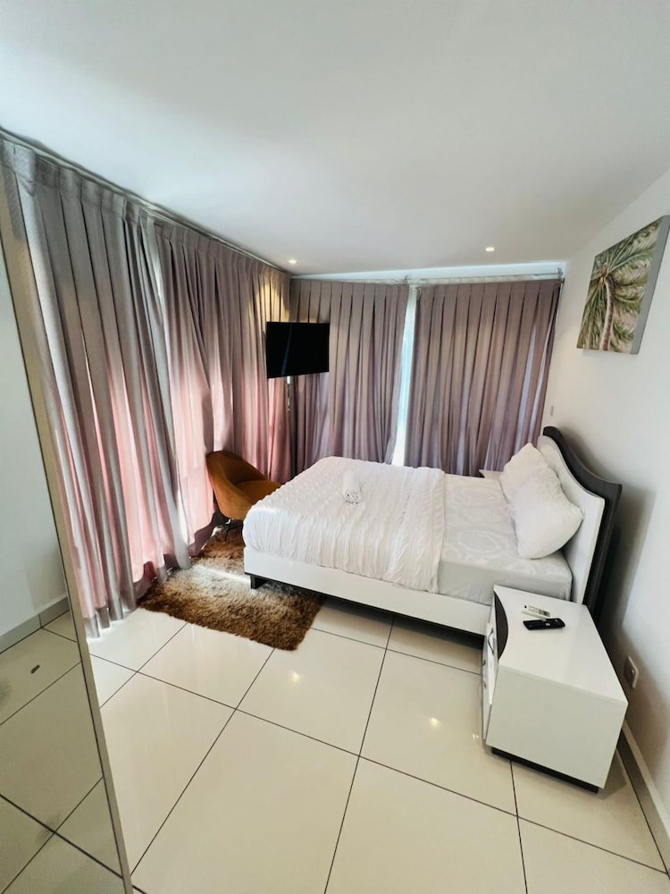 Prime properties executive two bedroom view 3