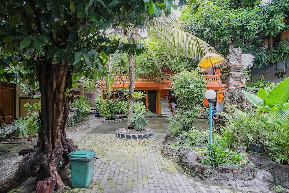 Mahendra Beach Inn, Kuta - 9