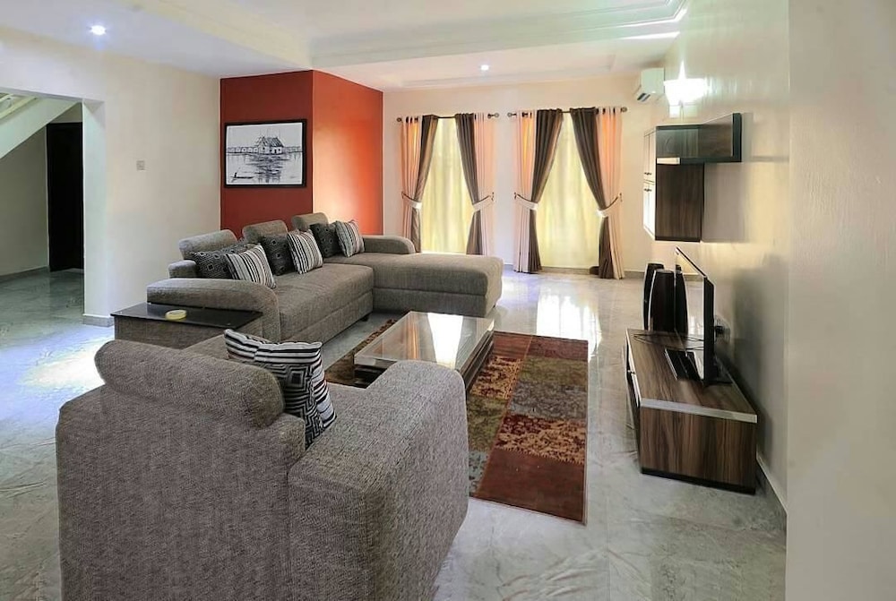 Aden 360 Apartments By Intra view 2