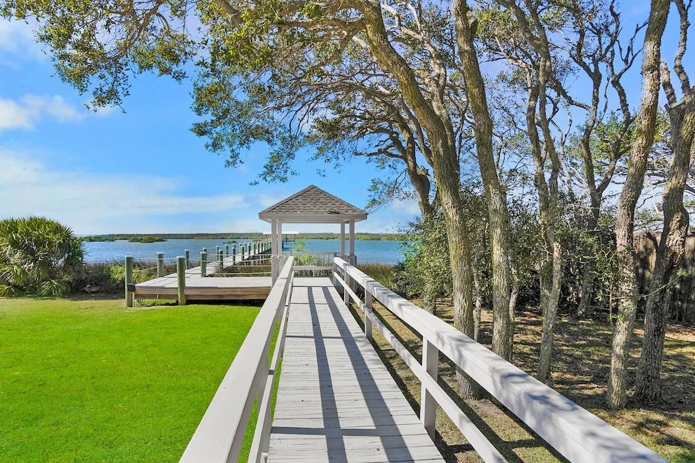 Waterfront Home w Patio Heated Pool Dock Beach