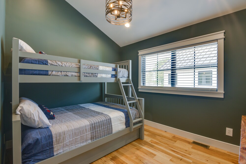 Las Vegas Vacations - Modern Lake Ontario Escape w/ Beach Access! - Property Image 3