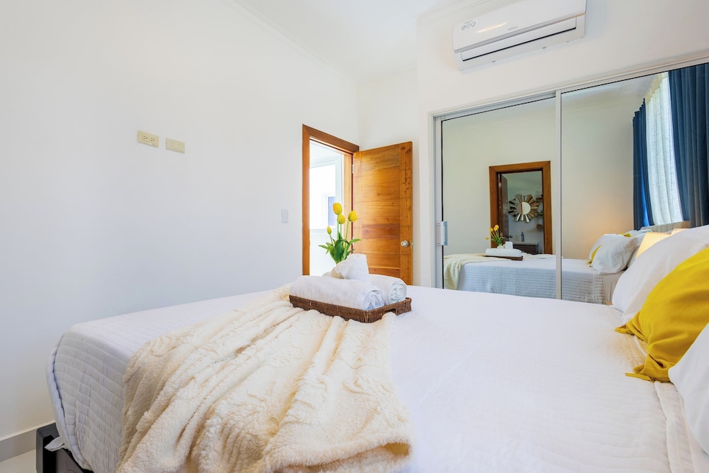 3BR Villa With Pool Rooftop and BBQ Gated Area