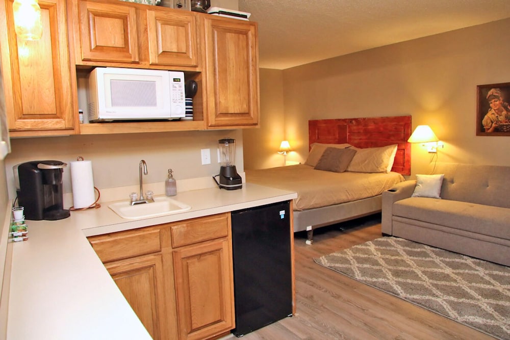 Shanty Creek 2bd 2ba Adjoining Rooms Ski-golf