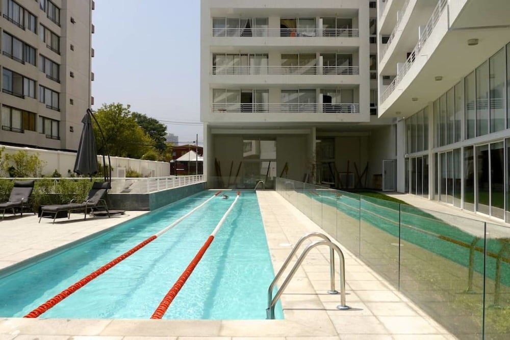 Carmelitas Contemporary 1BR Apt - Pool Gym Metro