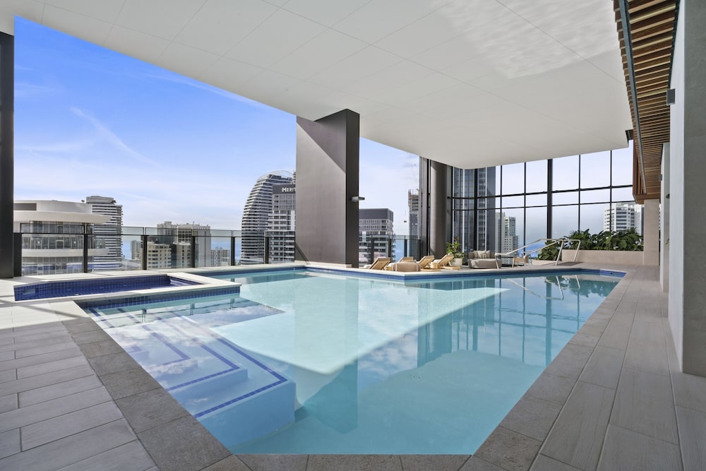 Broadbeach Casino Private Apartment GCLR view 2