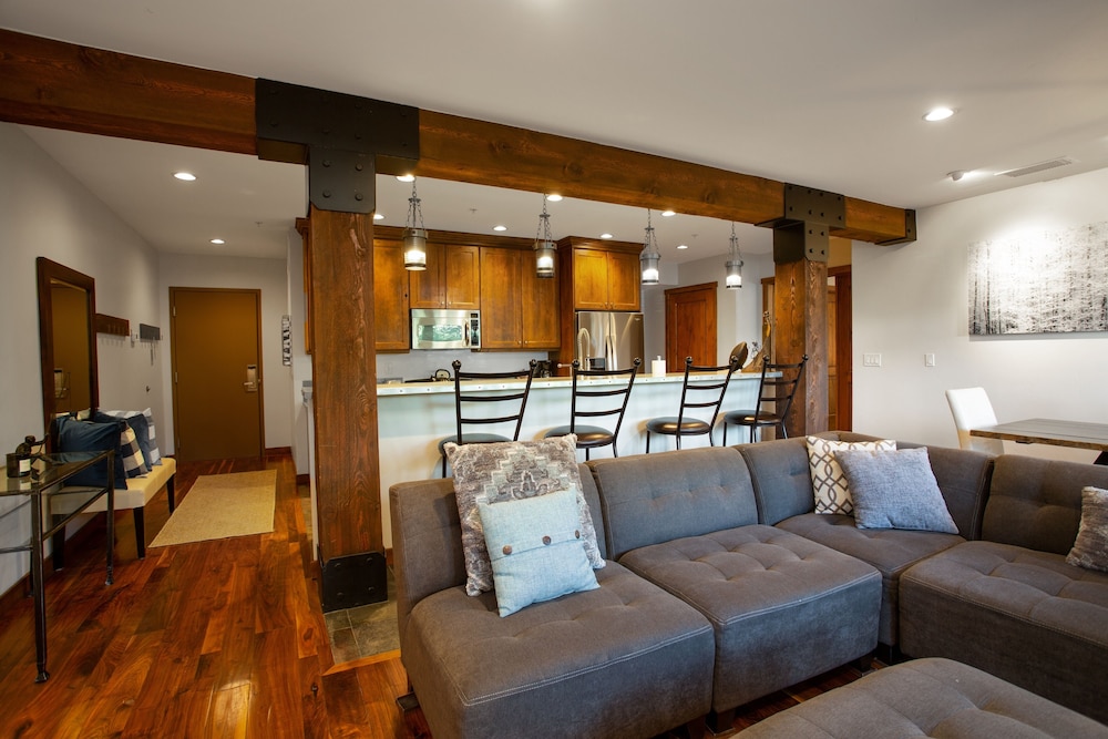 1 Bedroom Condo with Spa - Silver Baron Lodge 1 Condo