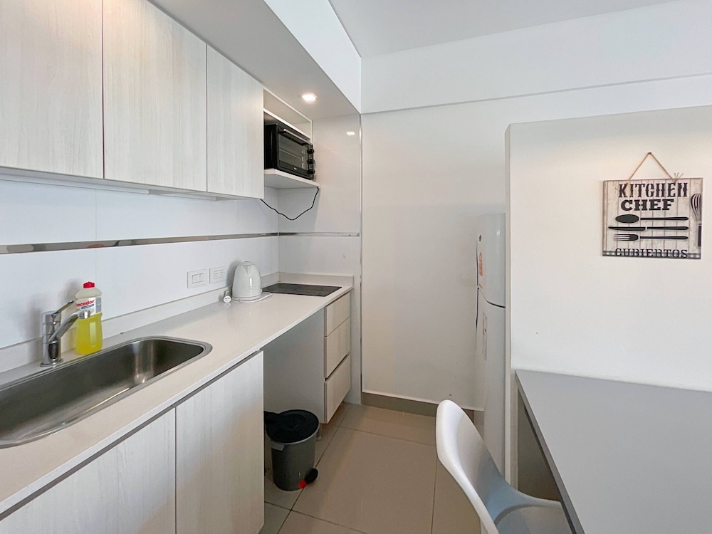 Ayres Suites Moreno