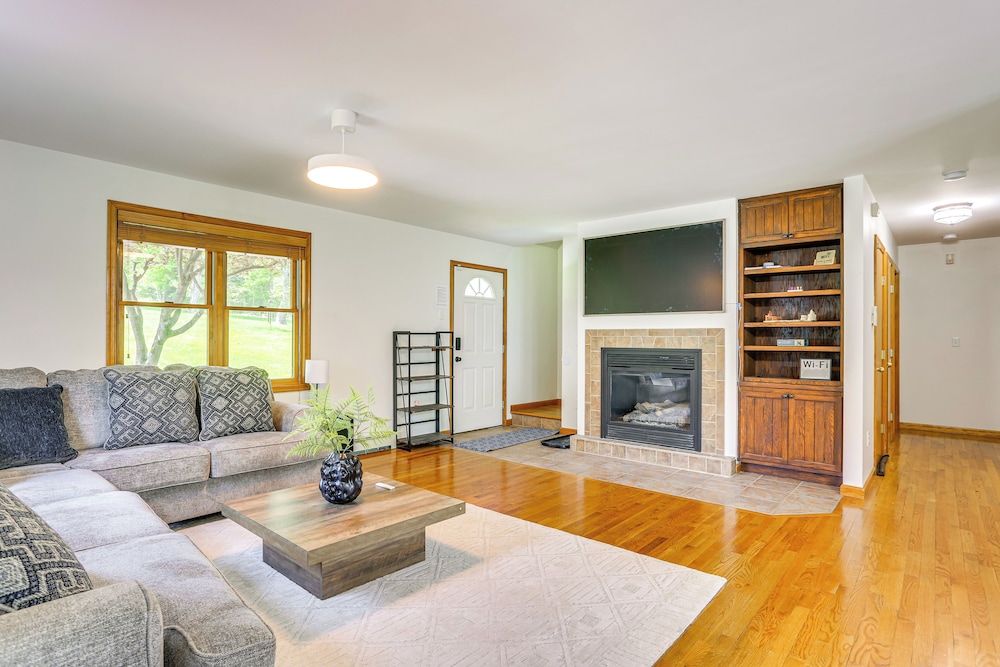 Home Theater & Game Room: Home in Glen Wild!