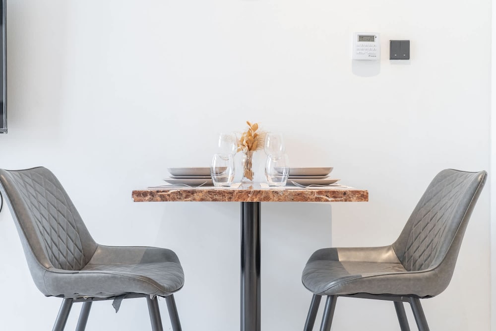 Spacious and Stunning Studio in The Heart of JVC