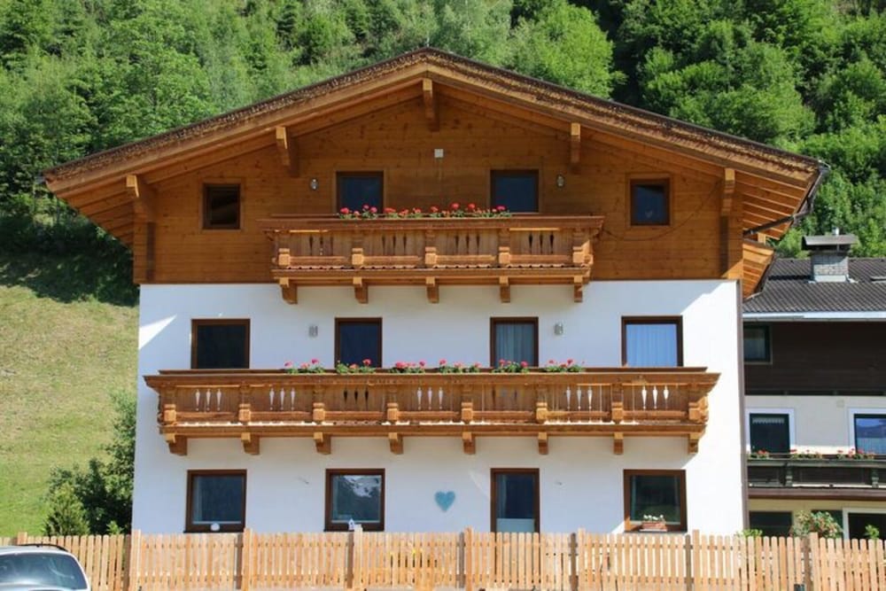 Chalet in Neukirchen Near Wildkogel Arena
