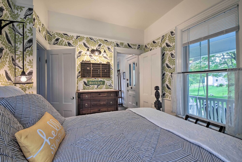 On-site Pond: Spacious Family Home in Jefferson! view 4