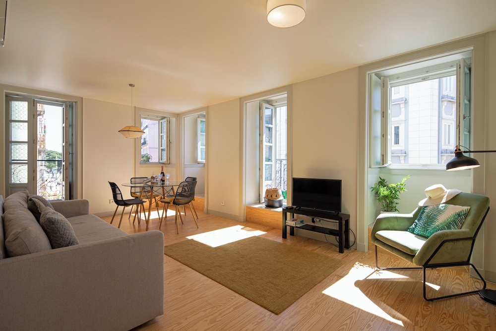 Castelo Superior Two Bedroom Apartment
