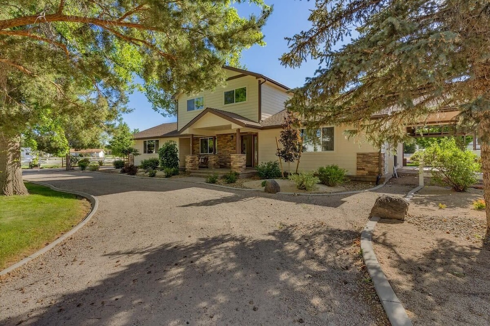 @ Marbella Lane - Eccentric 4BR Modern Ranch Home