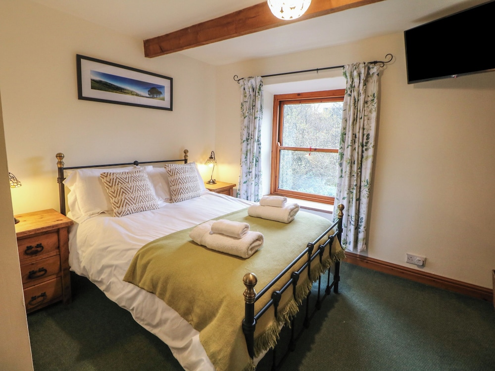 Brook Cottage view 4