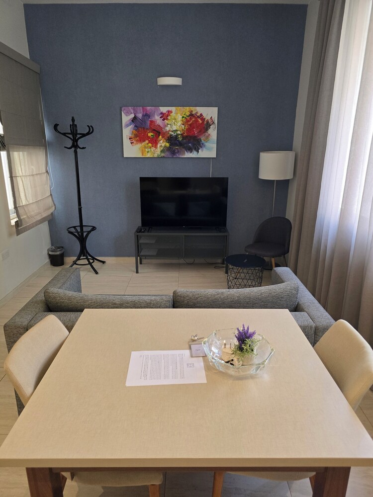 D Townhouse Boutique Suites