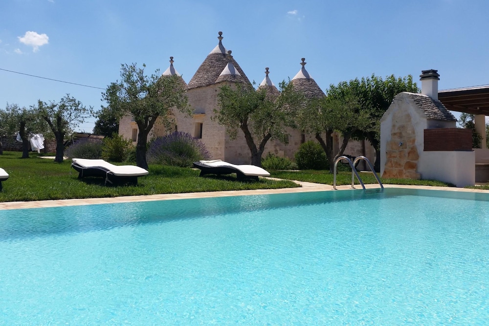 Luxury Trulli Terrarossa With Pool view 3