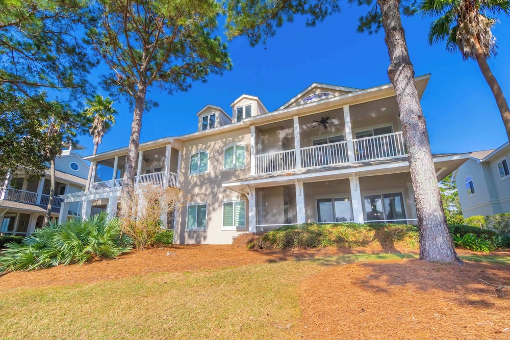 Luxury 3 Bed 3 Bath Resort Beaches Pool Golf