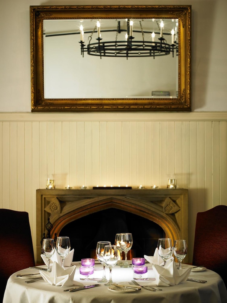 Stirling Vacations - The Stirling Highland Hotel - Property Image 8