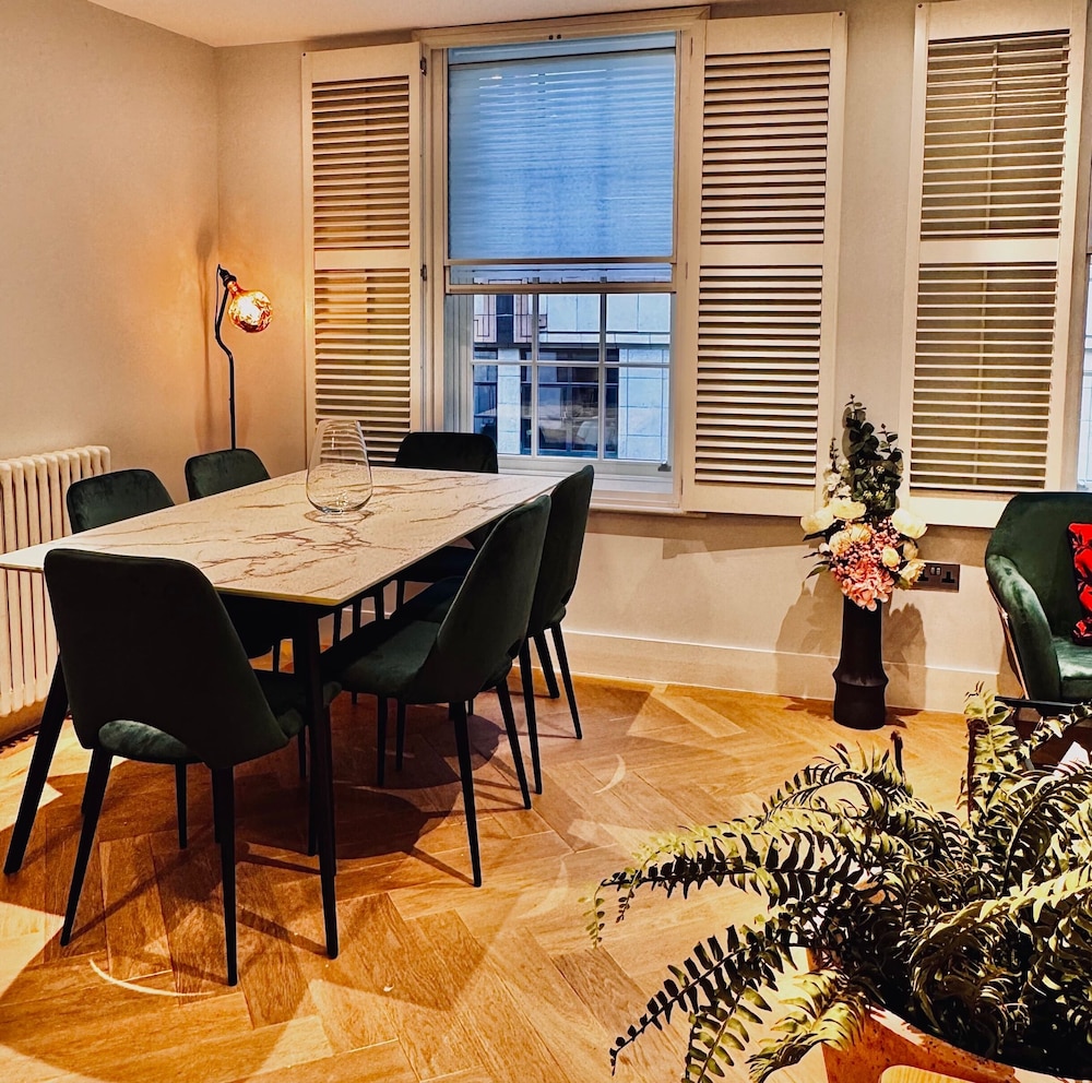 Chic Central London Apart in Soho Mayfair