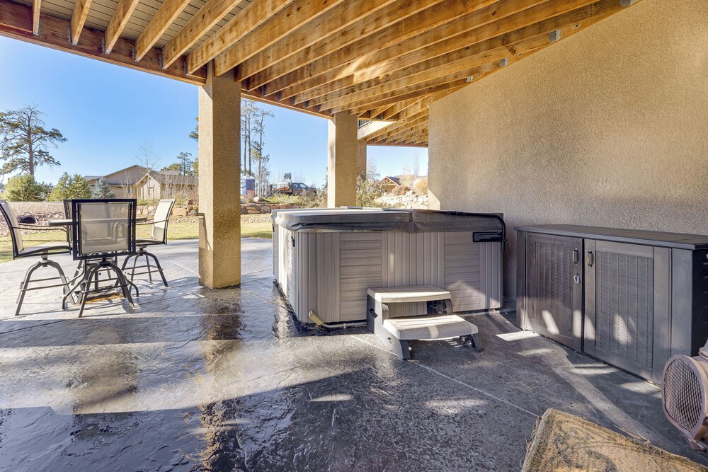Hot Tub & Games Galore! Colorado Springs Retreat