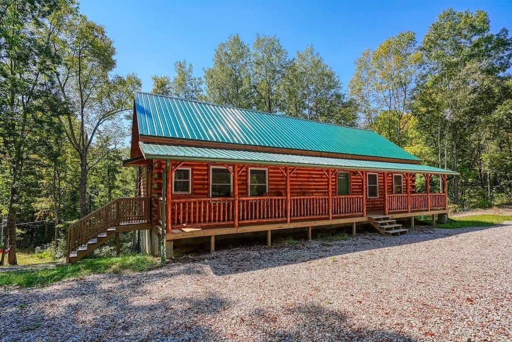 Seven Pines Cabin - Secluded in Hocking Hills