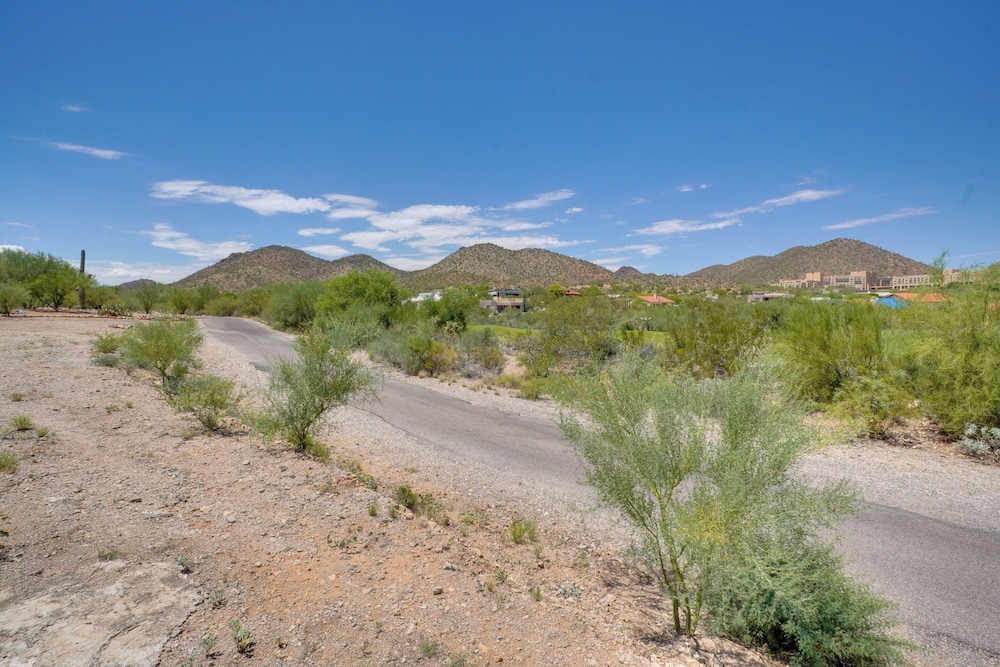 Amazing Desert Views! Tucson Casita on Golf Course