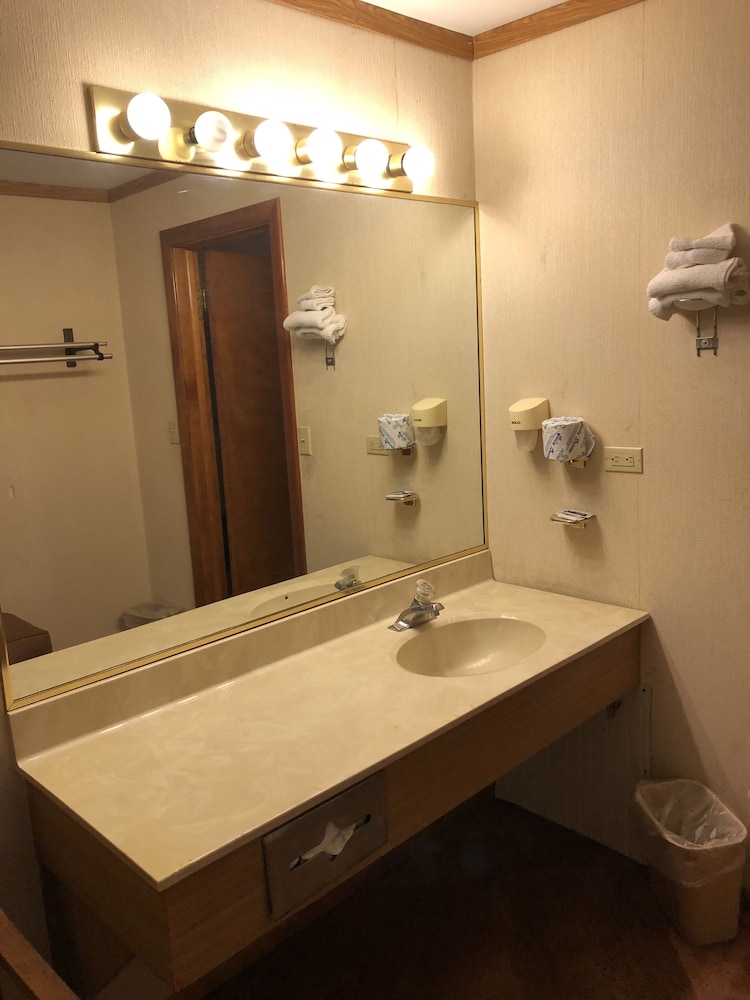 Du Wayne Motel