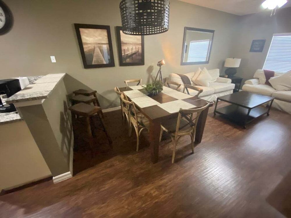 Family Retreat 3 Miles To Disney & Attractions 3 Bedroom Townhouse