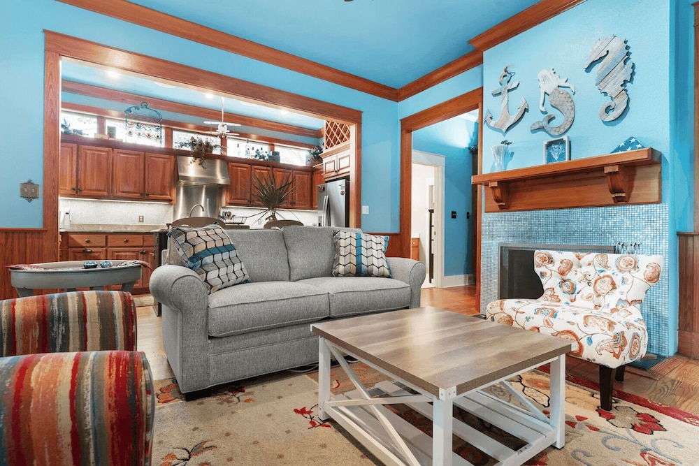 30A Grayt'n Greatful by Avantstay Charming Home+cottage, Walk to Western Lake