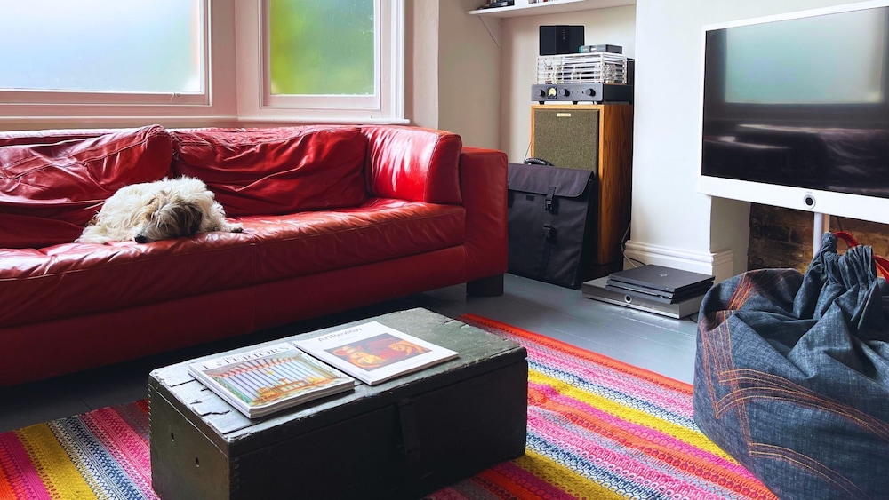 Lovely 3-bed Apartment & Garden & dog Friendly