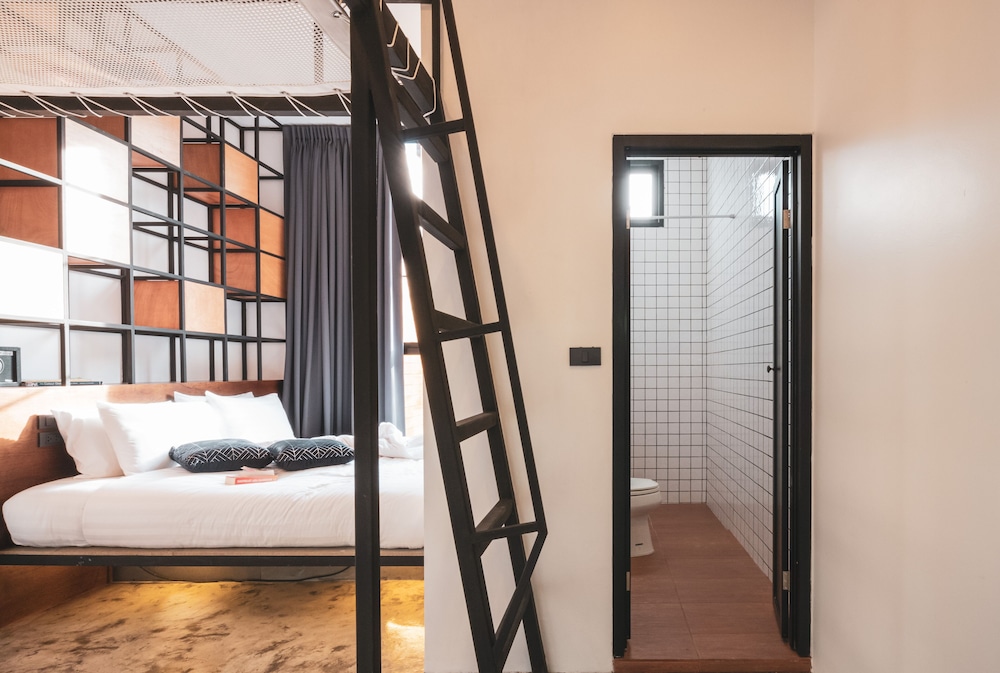 Book a Bed Poshtel - Hostel