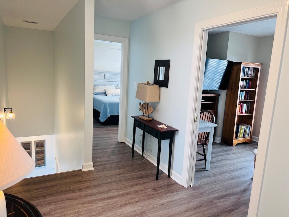 Sunny Times 4 Bedroom Home by RedAwning
