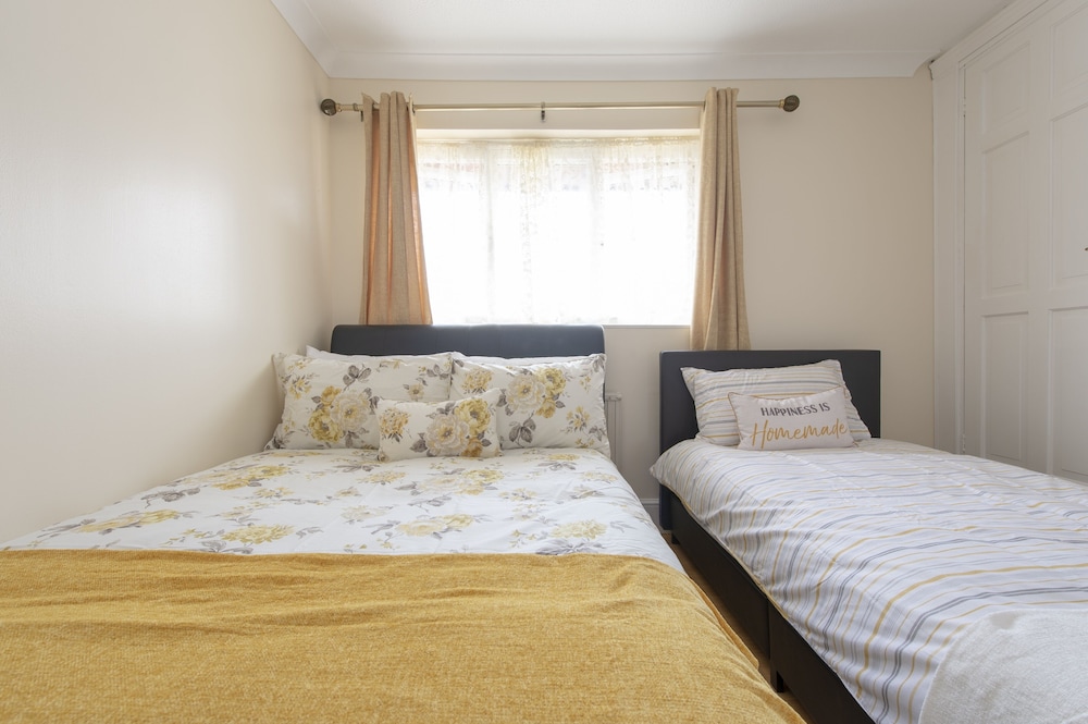 Abkat Holiday Home