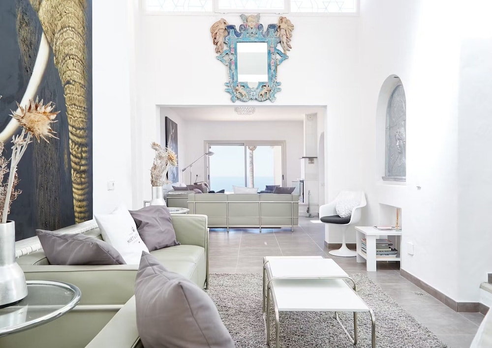Beautiful Villa With sea Views