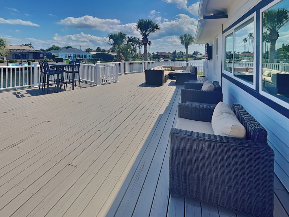 Dolphin View Oasis by Distinctive Beach Rentals