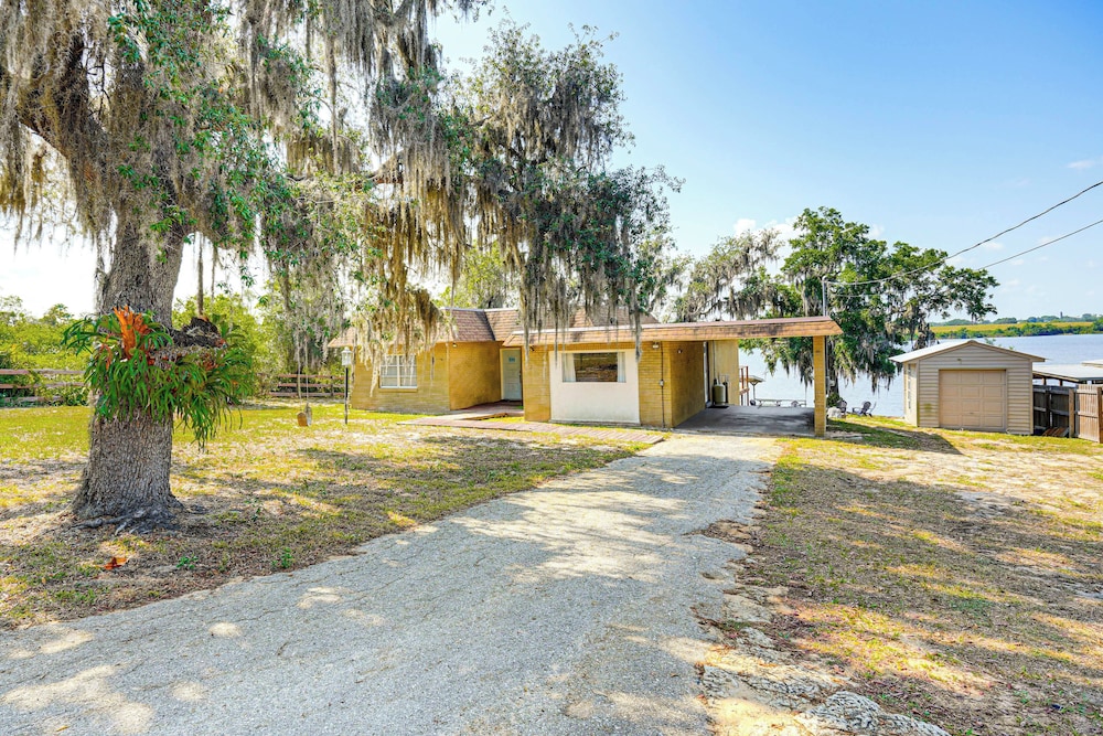 1 Mi to Downtown Lake Placid: Waterfront Retreat!