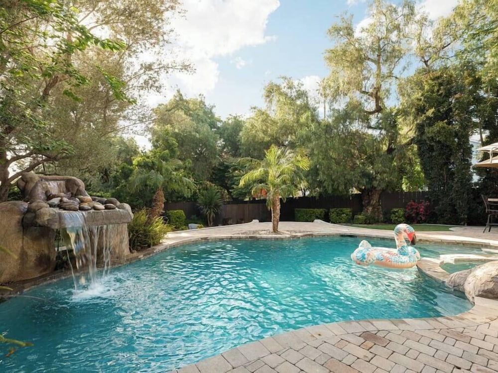 Luxury 5br 3 5ba w Pool Hot Tub