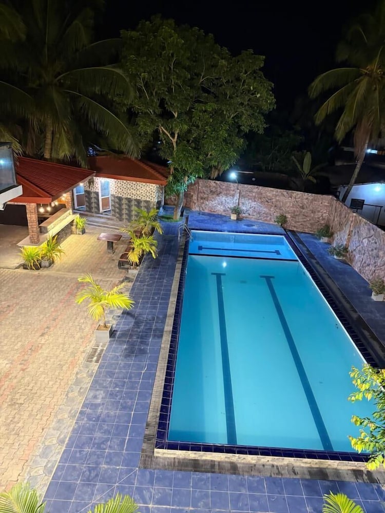 Sunsei Beach Negombo
