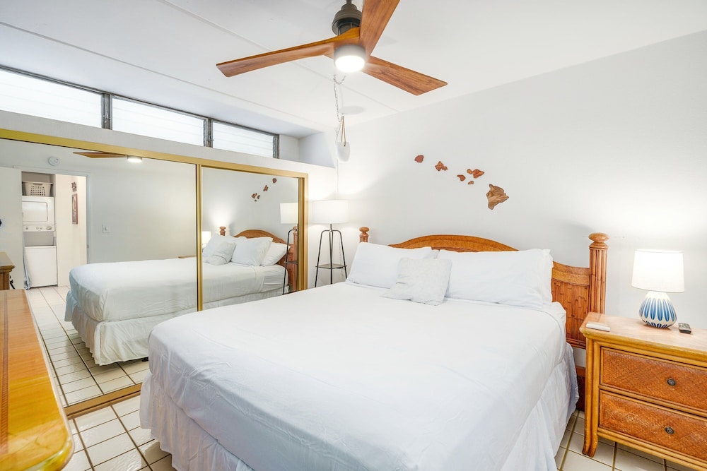 Budget Friendly - Kihei Akahi C-608, Ocean Views, Short Walk to Kamaole Beach II